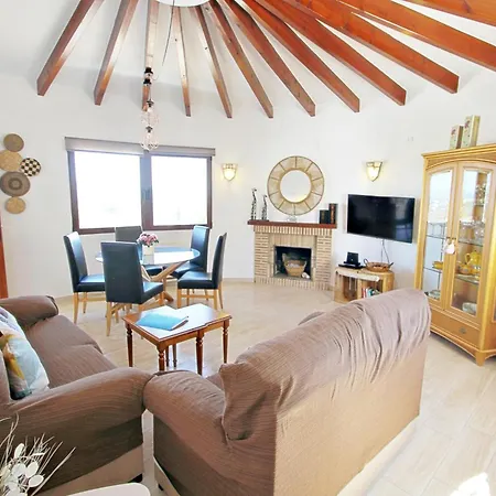 Aaron - With Stunning Views And Private Pool In Villa